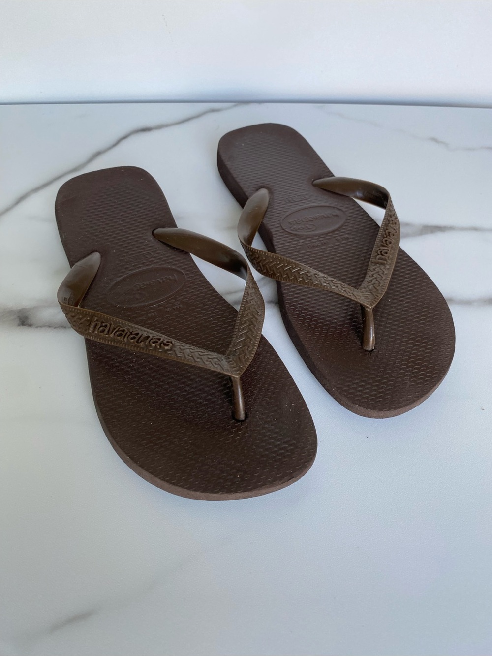 havaianas womens size 6 dark brown flips flops